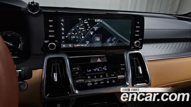 Kia Sorento 2023 — Şəkil 15/20