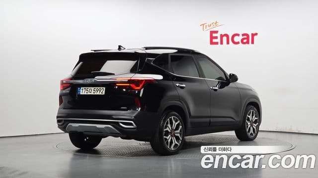 Kia Seltos 2021 — Şəkil 1/20