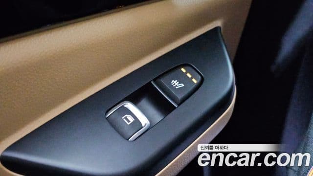 Kia Carnival 2022 — Şəkil 18/20