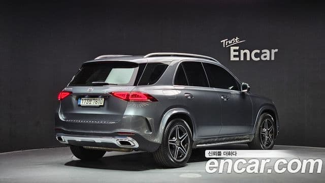 Mercedes-Benz GLE-Class 2021 — ფოტო 2/20