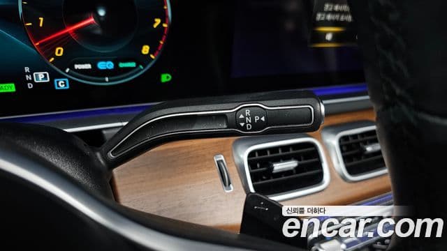 Mercedes-Benz GLE-Class 2021 — ფოტო 9/20