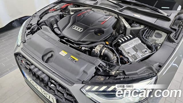 Audi A4 2021 — ფოტო 6/20