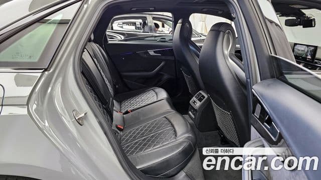 Audi A4 2021 — ფოტო 12/20
