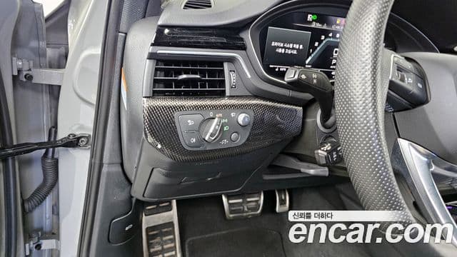 Audi A4 2021 — ფოტო 16/20