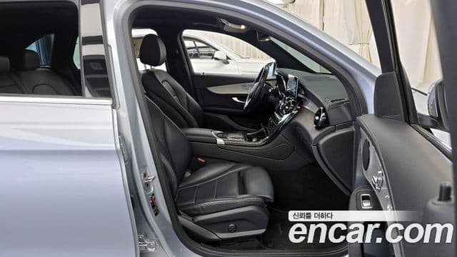 Mercedes-Benz GLC-Class 2022 — ფოტო 16/20