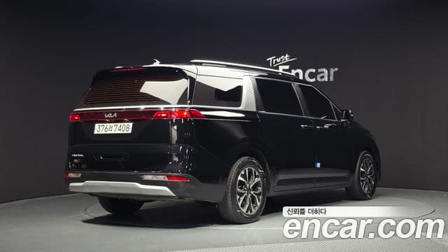 Kia Carnival 2021 — ფოტო 2/20