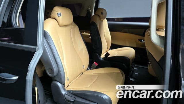 Kia Carnival 2021 — ფოტო 12/20