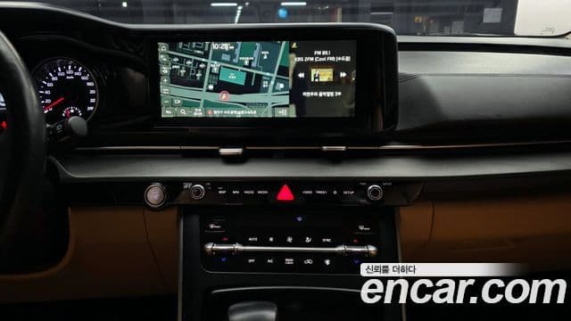 Kia Carnival 2021 — ფოტო 14/20