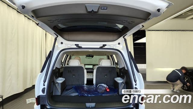 Hyundai Santa Fe 2023 — Фото 19/20