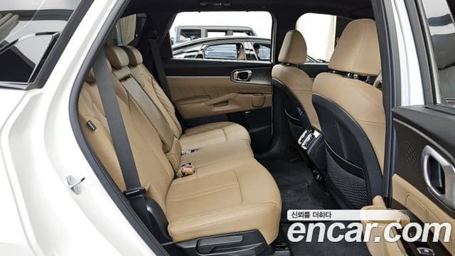 Kia Sorento 2023 — Şəkil 12/20