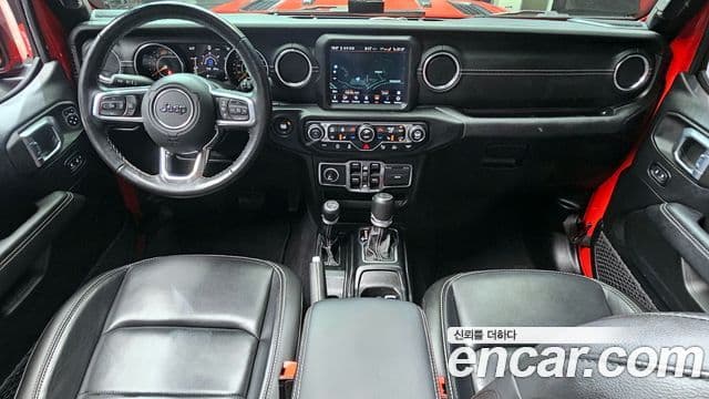 Jeep Wrangler 2021 — ფოტო 7/20