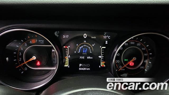 Jeep Wrangler 2021 — ფოტო 8/20