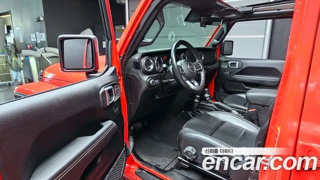 Jeep Wrangler 2021 — ფოტო 10/20