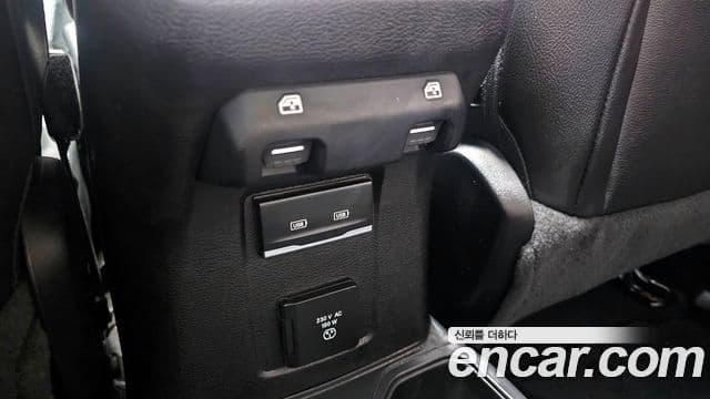 Jeep Wrangler 2021 — ფოტო 19/20