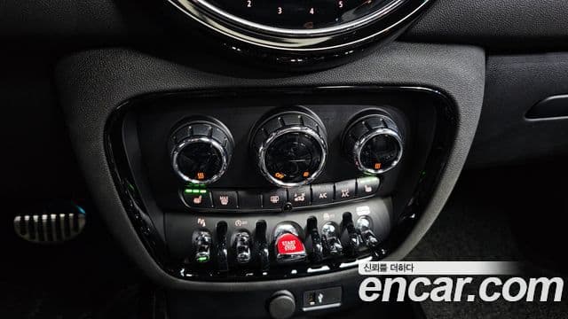Mini Cooper S Clubman 2023 — ფოტო 18/20