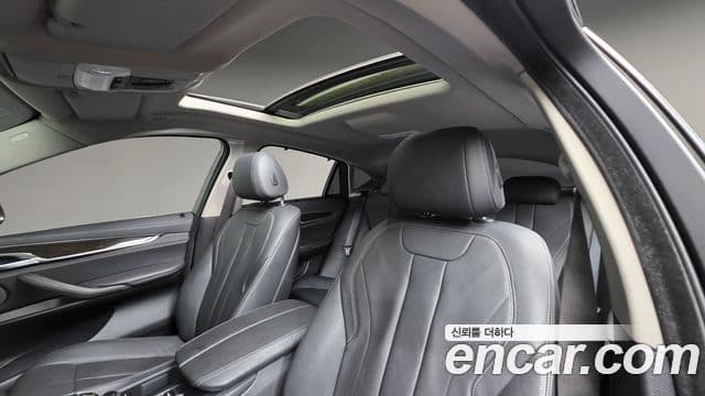 BMW X6 2018 — Şəkil 12/20