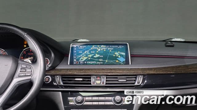 BMW X6 2018 — Şəkil 16/20
