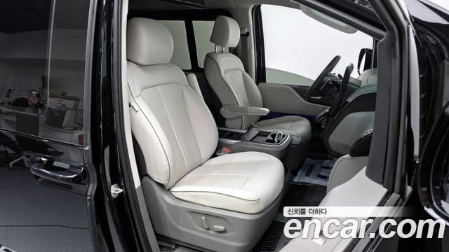 Hyundai Staria 2022 — Фото 10/20