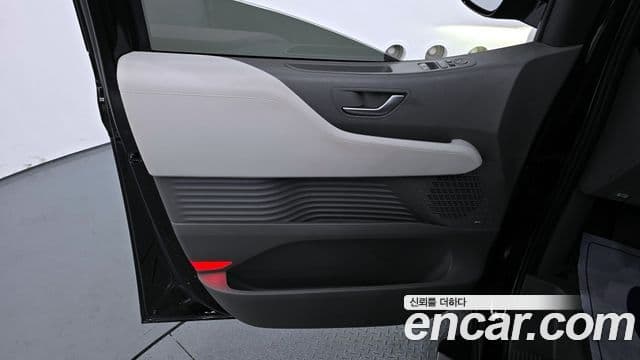 Hyundai Staria 2022 — Фото 16/20