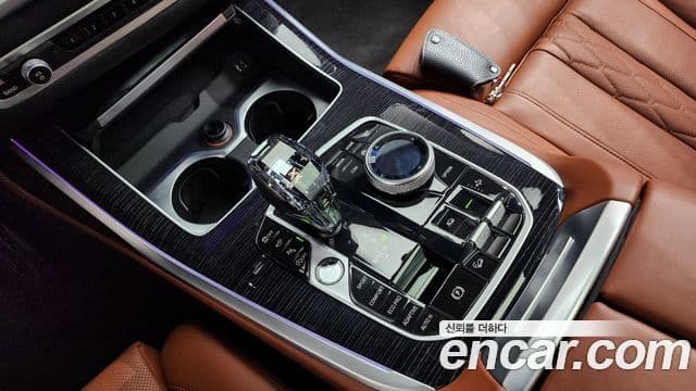 BMW X7 2022 — ფოტო 9/20
