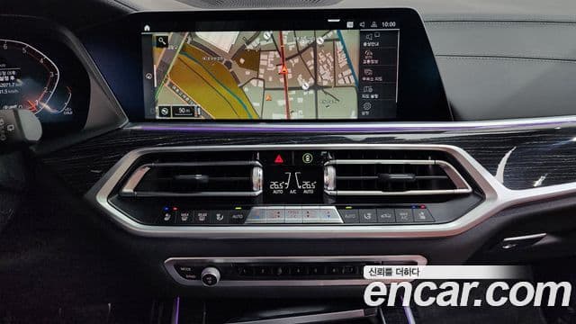 BMW X7 2022 — ფოტო 15/20