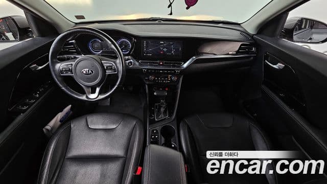 Kia Niro 2019 — Şəkil 16/20