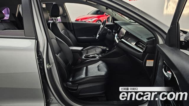 Kia Niro 2019 — Şəkil 17/20
