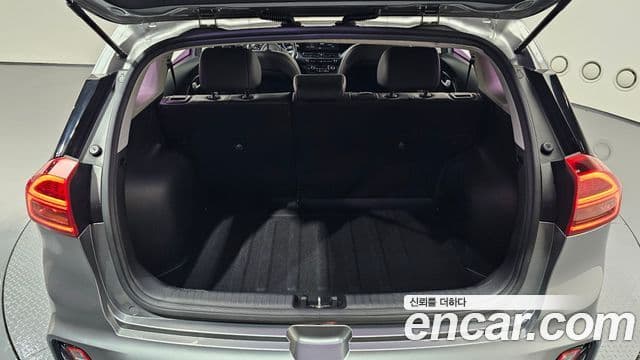 Kia Niro 2019 — Şəkil 15/20