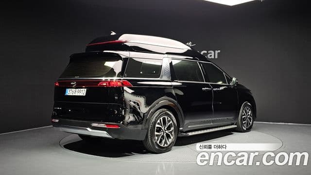 Kia Carnival 2021 — Фото 2/20
