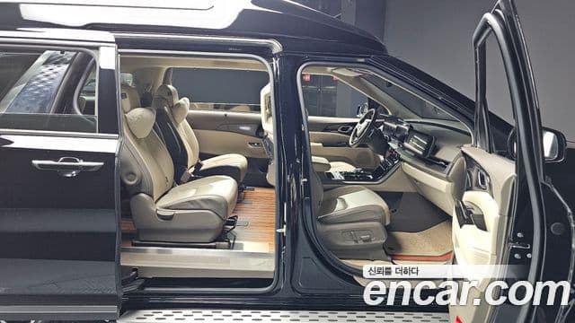 Kia Carnival 2021 — Фото 12/20