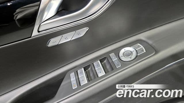 Genesis GV80 2021 — ფოტო 14/20