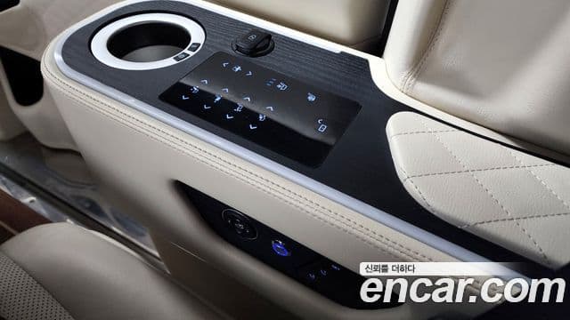 Kia Carnival 2021 — Şəkil 18/20