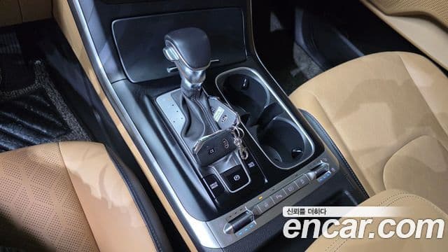 Kia Carnival 2021 — ფოტო 9/20