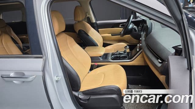 Kia Carnival 2021 — ფოტო 12/20