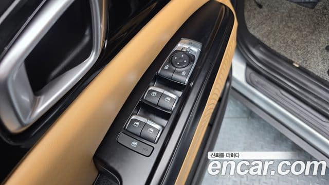 Kia Carnival 2021 — ფოტო 14/20