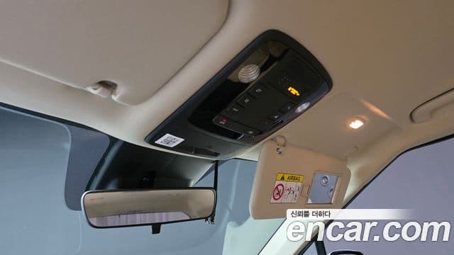 Kia Carnival 2021 — ფოტო 19/20