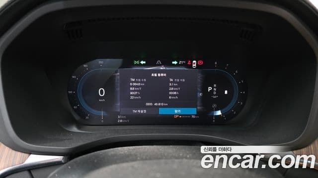 Volvo XC60 2022 — ფოტო 8/20