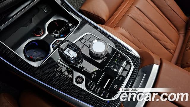 BMW X7 2022 — ფოტო 9/20