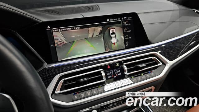 BMW X7 2022 — ფოტო 17/20