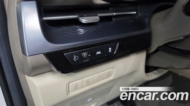 Kia Carnival 2022 — Photo 15/20