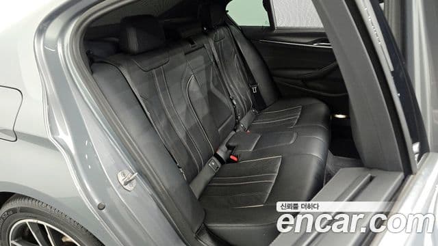 BMW 5 Series 2023 — ფოტო 11/20