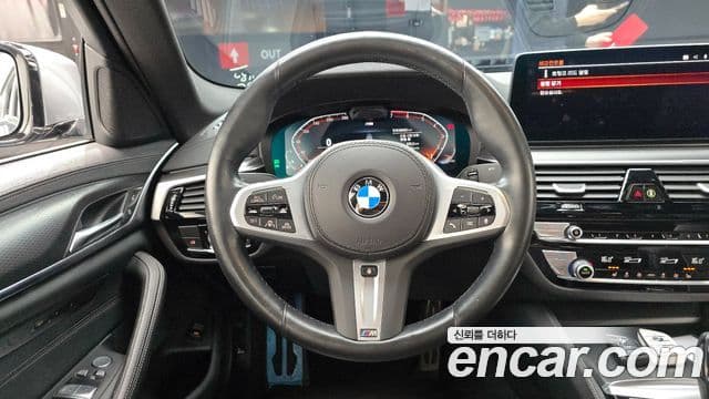 BMW 5 Series 2023 — ფოტო 12/20