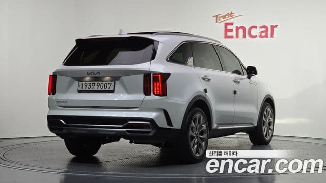 Kia Sorento 2022 — ფოტო 1/20