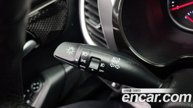 Kia Seltos 2022 — Şəkil 17/20
