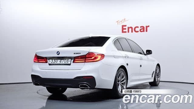 BMW 5 Series 2018 — ფოტო 2/20