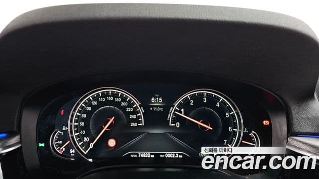BMW 5 Series 2018 — ფოტო 7/20
