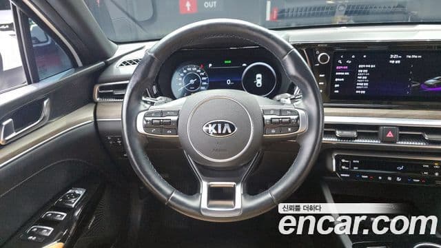 Kia K5 2020 — ფოტო 13/20