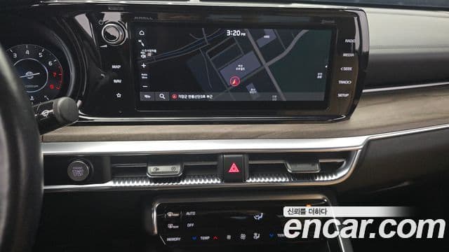Kia K5 2020 — ფოტო 16/20