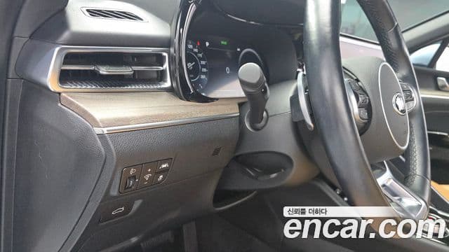 Kia K5 2020 — ფოტო 17/20