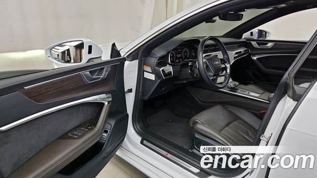 Audi A7 2022 — Şəkil 10/20